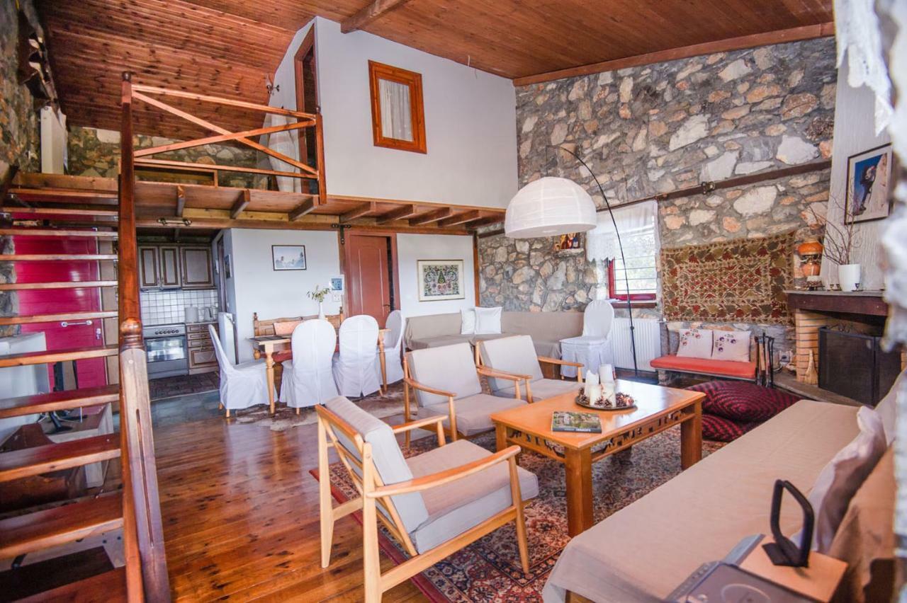 Stonehouse 2 Bedroom Chalet On Olympus Amazing View Petra  Exterior photo